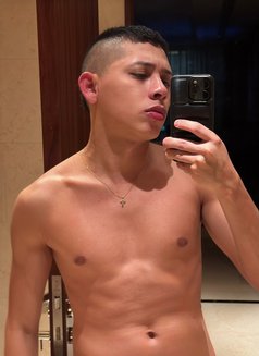 Junior_XXL - Male escort in Dubai Photo 4 of 9