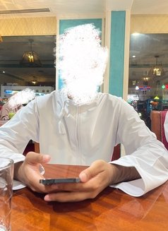 Junnn - Intérprete masculino de adultos in Muscat Photo 2 of 3