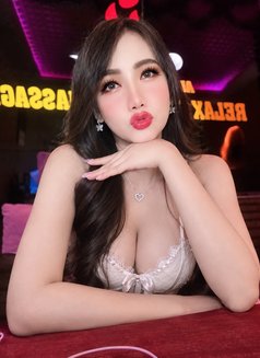 Jusmin - Transsexual escort in Sharjah Photo 1 of 9