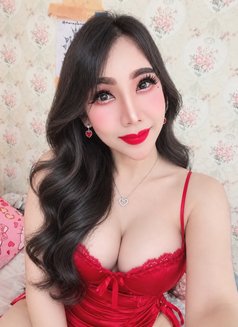 Jusmin - Transsexual escort in Sharjah Photo 2 of 9