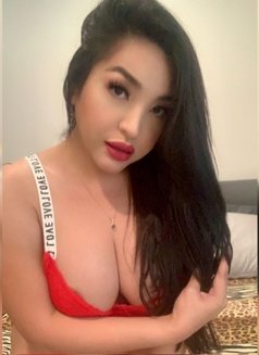 Bella kim is back (with poppers) - Transsexual escort in Mumbai Photo 15 of 30