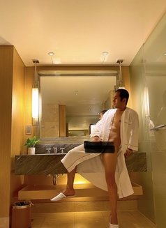 Creamy Top and Bottom - Male escort in Tokyo Photo 6 of 9