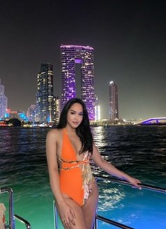 Tallest Kimberly is back in Dubai - Transsexual escort in Dubai Photo 18 of 30