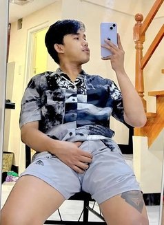 Just Arrived Chris - Male escort in Singapore Photo 9 of 11