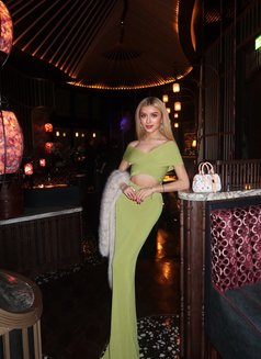 Hard Dick 8 Inches Licking Your Ass - Transsexual escort in Abu Dhabi Photo 13 of 30
