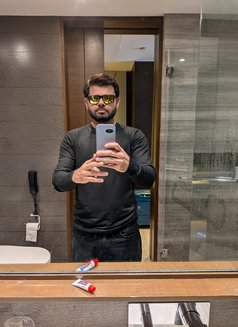 Just Landed Corporate guy - Male escort in Hyderabad Photo 2 of 2