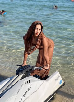 JUST LANDED FRESH WITH HUGE CUM - Transsexual escort in Manila Photo 10 of 15
