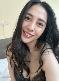 Stella - escort in Abu Dhabi Photo 5 of 7