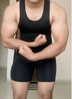 Justin Bull Pune - Male escort in Pune Photo 2 of 12