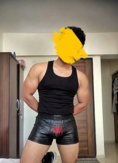 Justin Bull Pune - Acompañantes masculino in Pune Photo 7 of 15