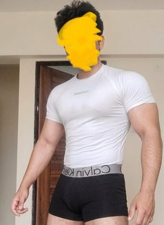 Justin Bull Pune - Acompañantes masculino in Pune Photo 2 of 22