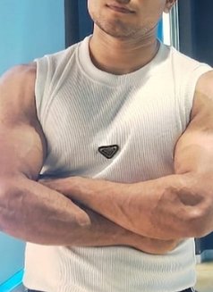 Justin Bull Pune - Male escort in Pune Photo 5 of 6