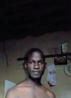 Justin Emmanuela - masseur in Kampala Photo 3 of 3