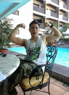 Justin - Acompañantes masculino in Makati City Photo 2 of 8
