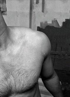 Justin - Male escort in Mumbai Photo 1 of 4