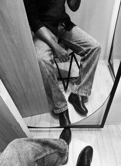 Justin - Male escort in Mumbai Photo 4 of 4