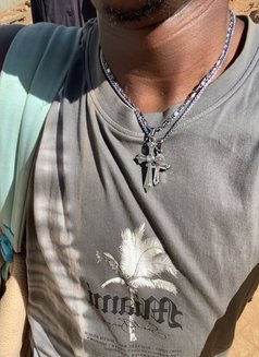 Justin - Male escort in Nairobi Photo 1 of 3