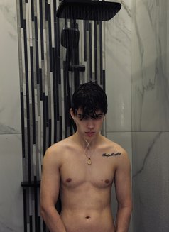 Justin New - Male escort in Dubai Photo 3 of 11