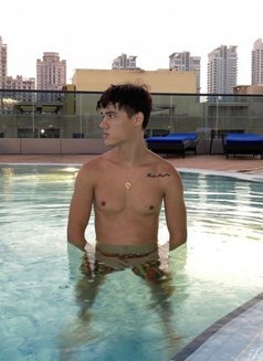 Justin New - Male escort in Dubai Photo 6 of 11