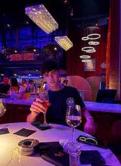 Justin New - Male escort in Dubai Photo 7 of 11