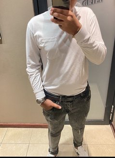 Justin - Male escort in Bangkok Photo 1 of 2