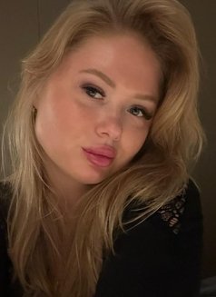 Justina - escort in Dubai Photo 28 of 30