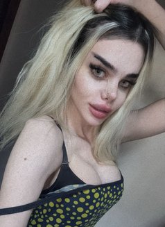 Jwan - Transsexual escort in Kuala Lumpur Photo 9 of 9