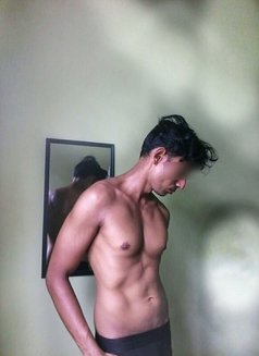Jyc - Ladies Only - Male escort in Colombo Photo 1 of 6