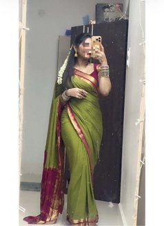 Jyothi Telugu girl - puta in Hyderabad Photo 3 of 3