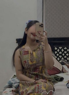 Jyothi Telugu girl - puta in Hyderabad Photo 2 of 3