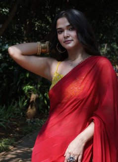 CAM SHOW REAL MEET - escort in Makati City Photo 3 of 5