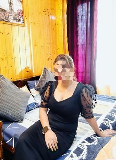 Jyoty Singh Real meet or cam show - puta in Chennai Photo 2 of 5