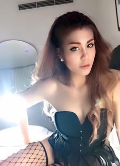 K I M M Y / TOP & BOTTOM - Transsexual escort in Khobar Photo 9 of 14