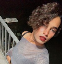 Kàaju Here - Acompañantes transexual in Surat