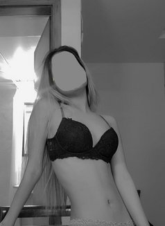 Kaam Devi - Intérprete de adultos in Candolim, Goa Photo 5 of 9