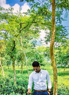 Kabbbo - Acompañantes masculino in Dhaka Photo 1 of 5