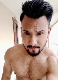 Kabir - Acompañantes masculino in Dhaka Photo 1 of 8