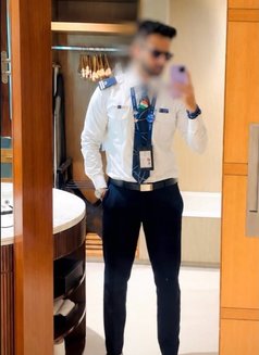 Pilot Kabir - Male escort in New Delhi Photo 7 of 8