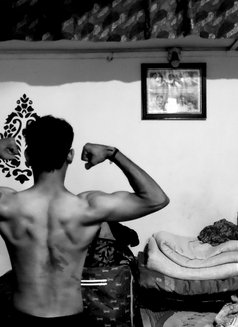 Kabir - Male escort in Bangkok Photo 8 of 10