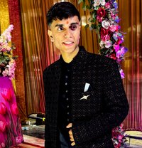Kabir Sharma - Acompañantes masculino in Chandigarh