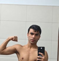 Kabir Sharma - Acompañantes masculino in Chandigarh