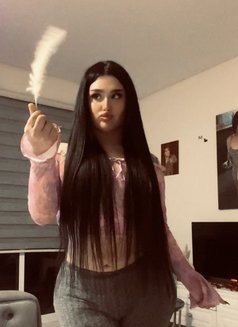 Kadi - Transsexual dominatrix in Erbil Photo 8 of 12