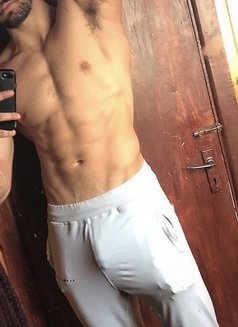 Kadu - Male companion in Dubai Photo 1 of 11