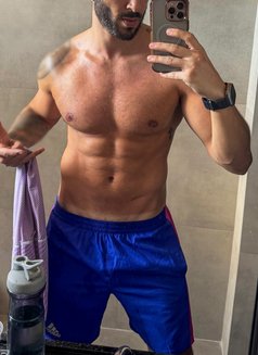 Kadu - Male companion in Dubai Photo 6 of 11