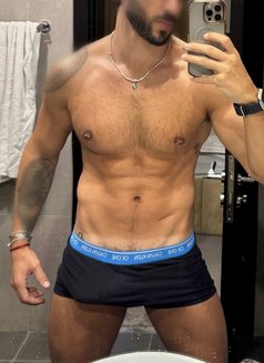 Kadu - Male companion in Dubai Photo 7 of 11