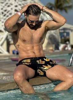 Kadu - Male companion in Dubai Photo 8 of 11