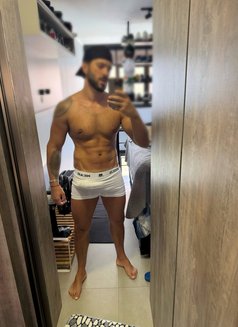 Kadu - Male companion in Dubai Photo 11 of 11