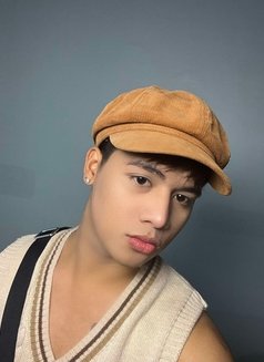 Cute Guy Available Now - Male escort in Makati City Photo 12 of 12