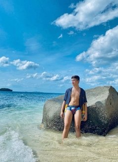 Kaede Available Right Now 19 - Male escort in Manila Photo 8 of 12