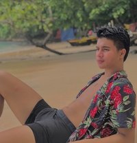 Kaede Sex/Cam Show Cute Guy 19 - Male escort in Makati City